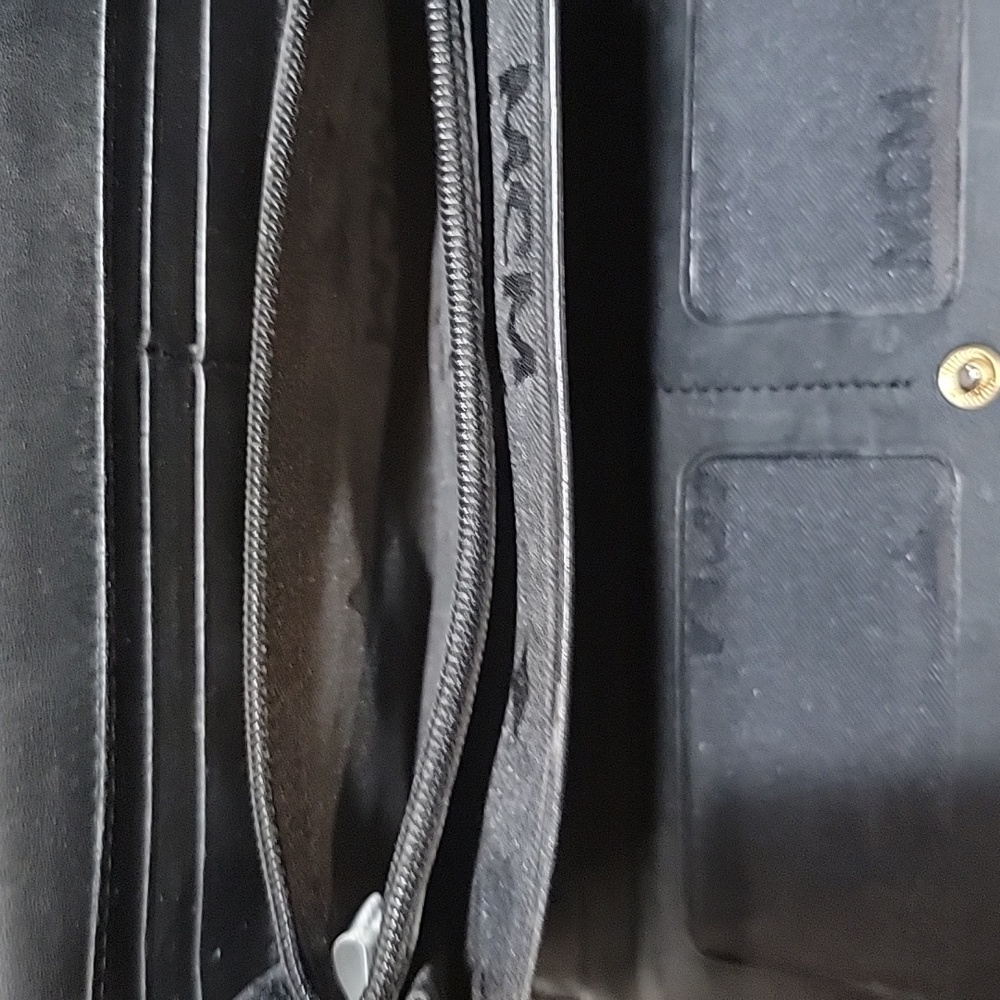 🌵MCM Black Leather Wallet - Picture 8 of 8